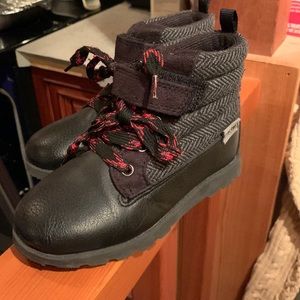 Carters boys winter dress boots size 10 toddler, black